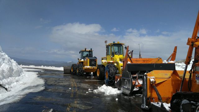 snow plowing CDOT Mt Evans Hwy 103