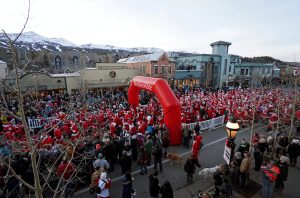 breckenridge starting line of the race of the santas 300x198